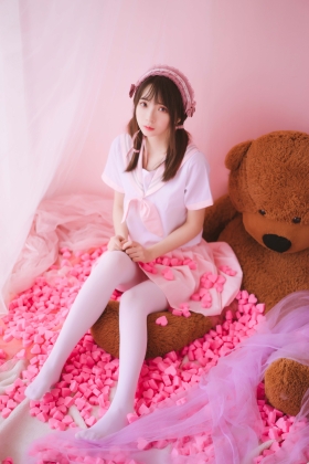 [疯猫ss] NO.006丝袜狂想曲（粉）[54P-623MB]