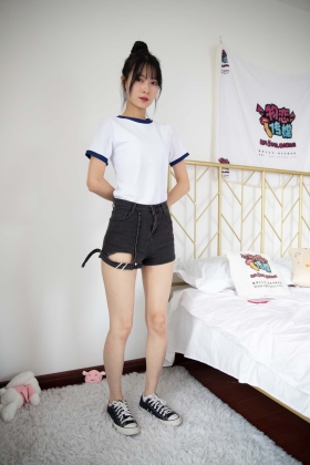  No.597 风情艳主-月亮花开（匡威帆布鞋、白棉袜、美足）[222P]