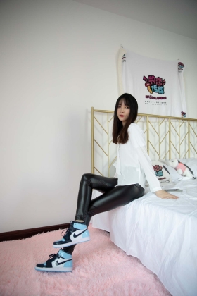  No.622 风情艳主-蓝色的月亮（皮裤、AJ、白棉袜、美足）[158P]